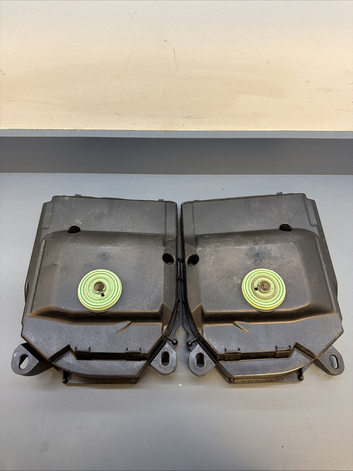 08-13 BMW E92 E90 3 SER FRONT LEFT & RIGHT HI-FI SUBWOOFER SET 9143143 9143144