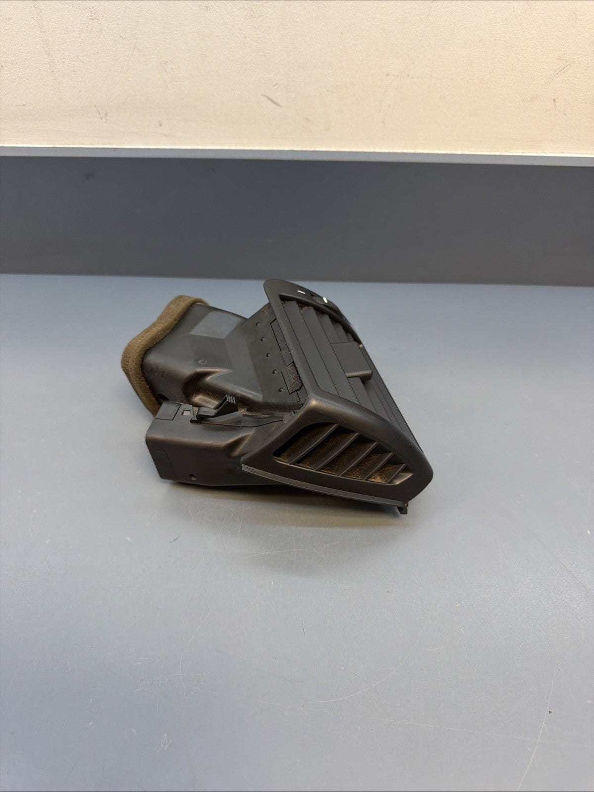 00-06 BMW E46 3 Series Left Air Vent Port A/C Genuine OEM 8361897