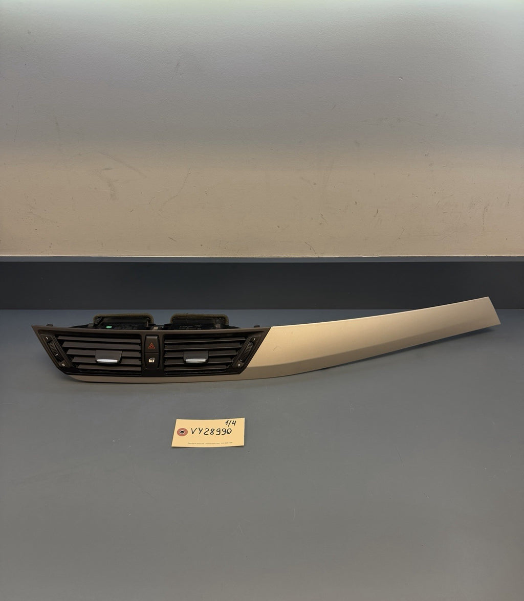 2012-2015 BMW X1 E84 FRONT DASH CENTER AIR VENT GRILLE W/ MOLDING TRIM 9258354