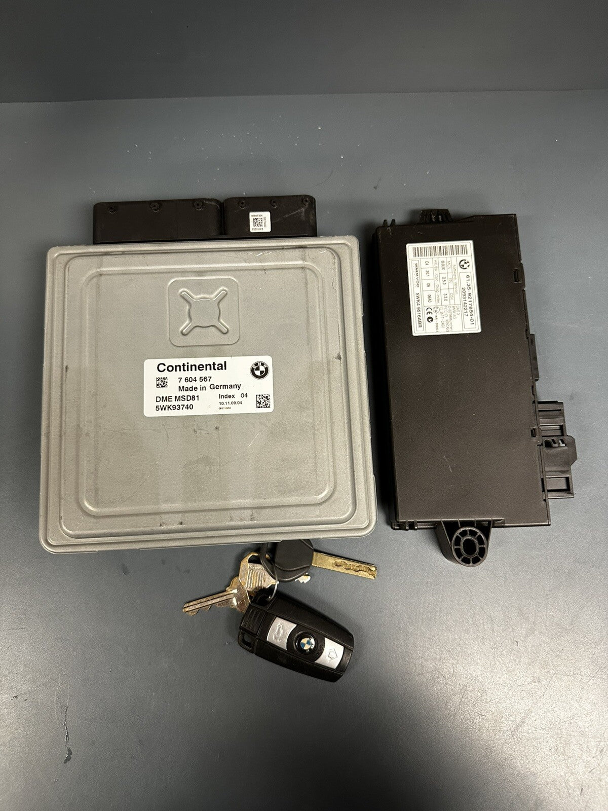 OEM BMW  335 DME ECU CAS ENGINE N54 CONTROL UNIT COMPUTER KEY SET MSD81