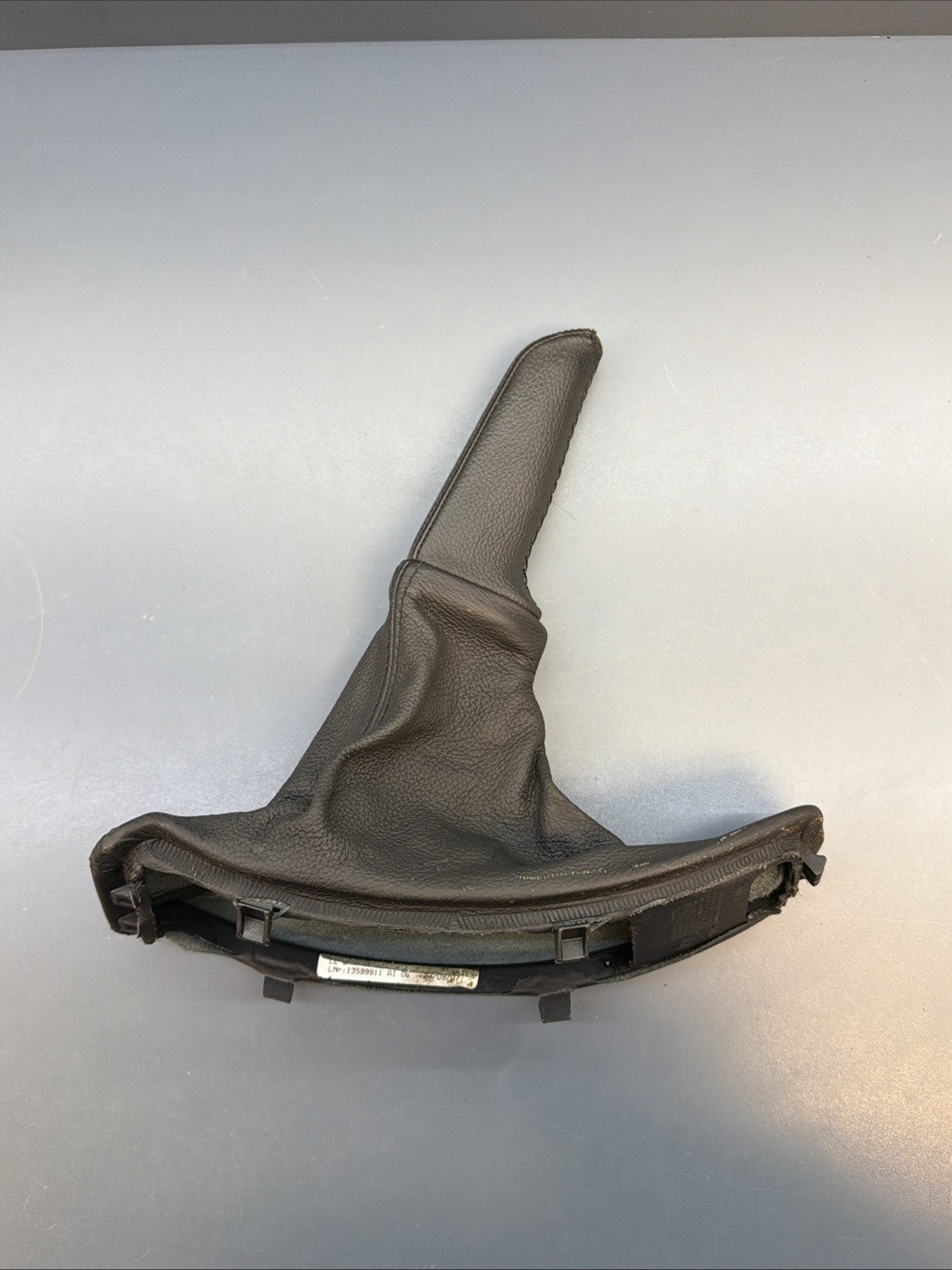 2007 BMW E90 328i SEDAN AUTOMATIC FLOOR SHIFT SHROUD BLACK OEM 13599911