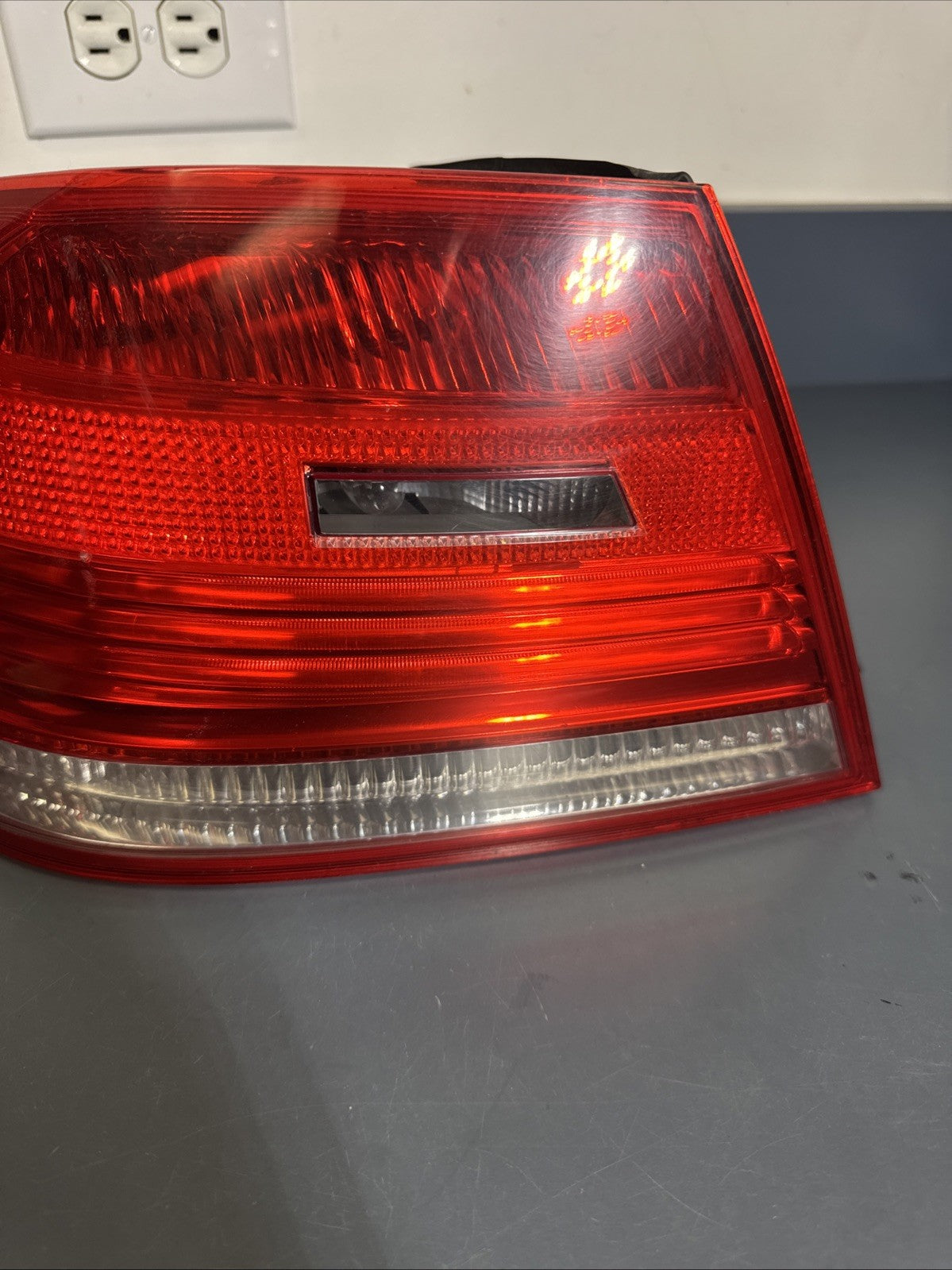 07-10 BMW E92 328i 335i M3 Coupe Rear Left Driver Outer Tail Light 7174403 OEM