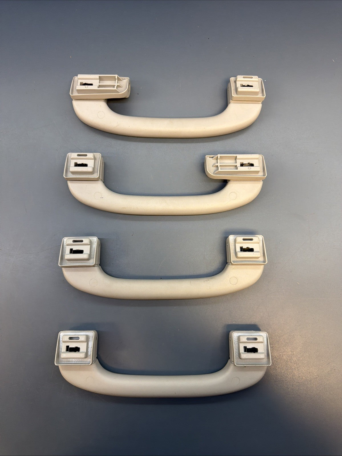 BMW E39 5 SERIES SET OF FOUR INTERIOR GRAB HANDLES 8227593 GREY