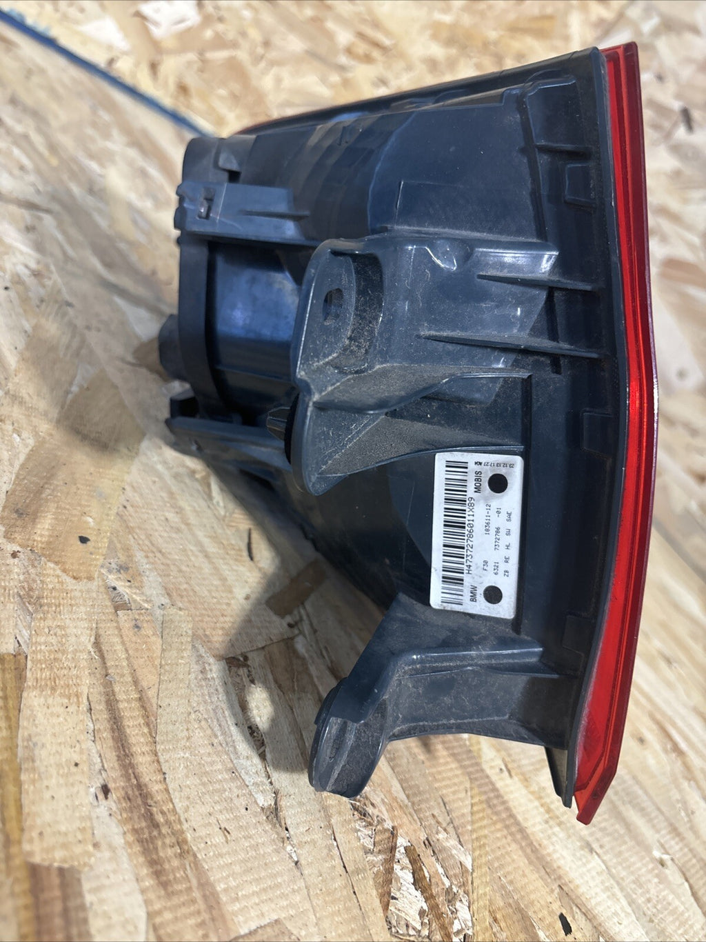 2011-2015 BMW 328IX F30 REAR RIGHT SIDE OUTER TAILLIGHT LIGHT LAMP  7372786 OEM