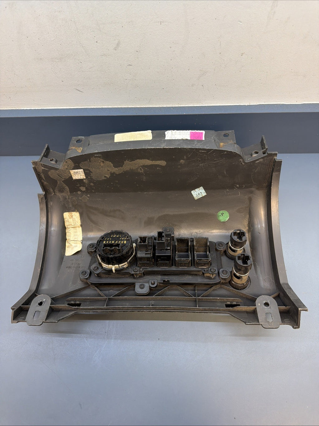 05-12 NISSAN XTERRA Lower Center DASH SWITCH TRIM BEZEL 4WD Switch Vdc Used Oem