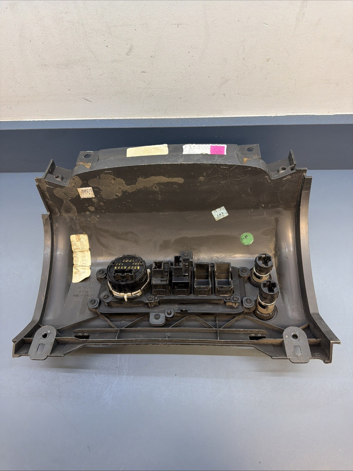05-12 NISSAN XTERRA Lower Center DASH SWITCH TRIM BEZEL 4WD Switch Vdc Used Oem