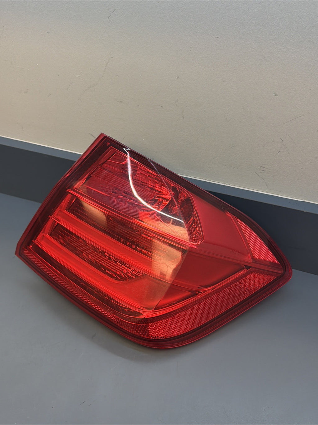 12-16 BMW F30 REAR RIGHT SIDE TRUNK OUTER STOP TAILLIGHT TAILLAMP OEM 7259896