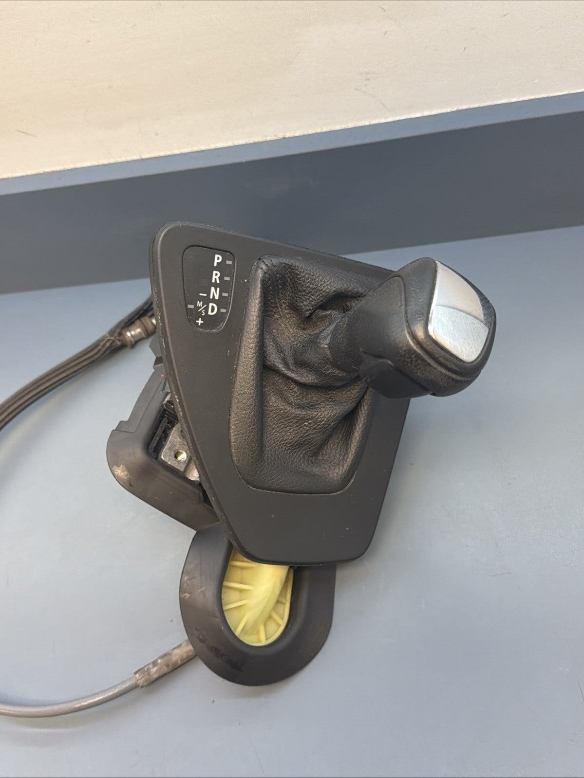 07-13 Genuine BMW 328ix E90 Floor Automatic Gear Shifter Selector OEM+ 7603765