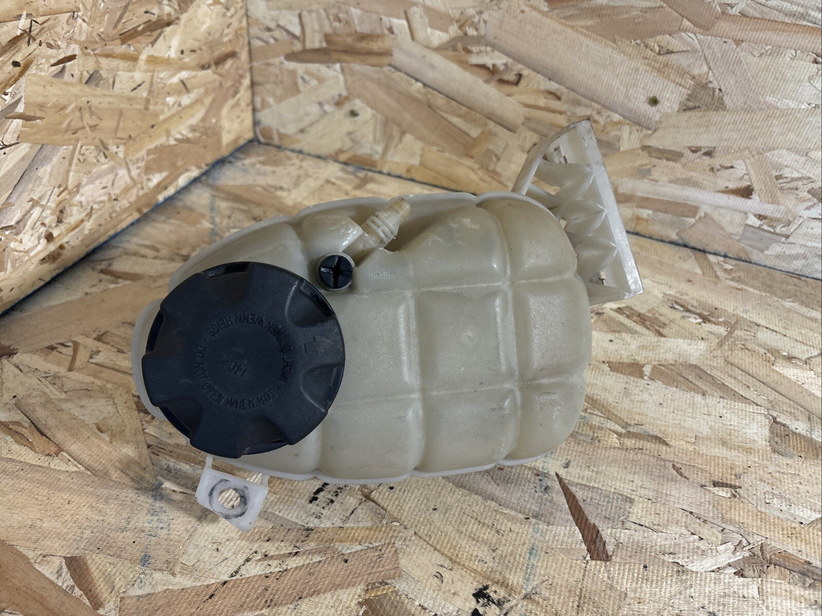 Bmw F30 335 3 Series 2011-2015 Radiator Expansion Bottle 7609468