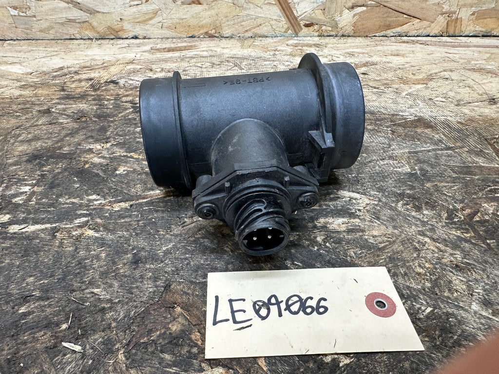 BMW 93-01 E31 E36 E38 E36/7 MASS AIR FLOW SENSOR+HOUSING OEM 1736224