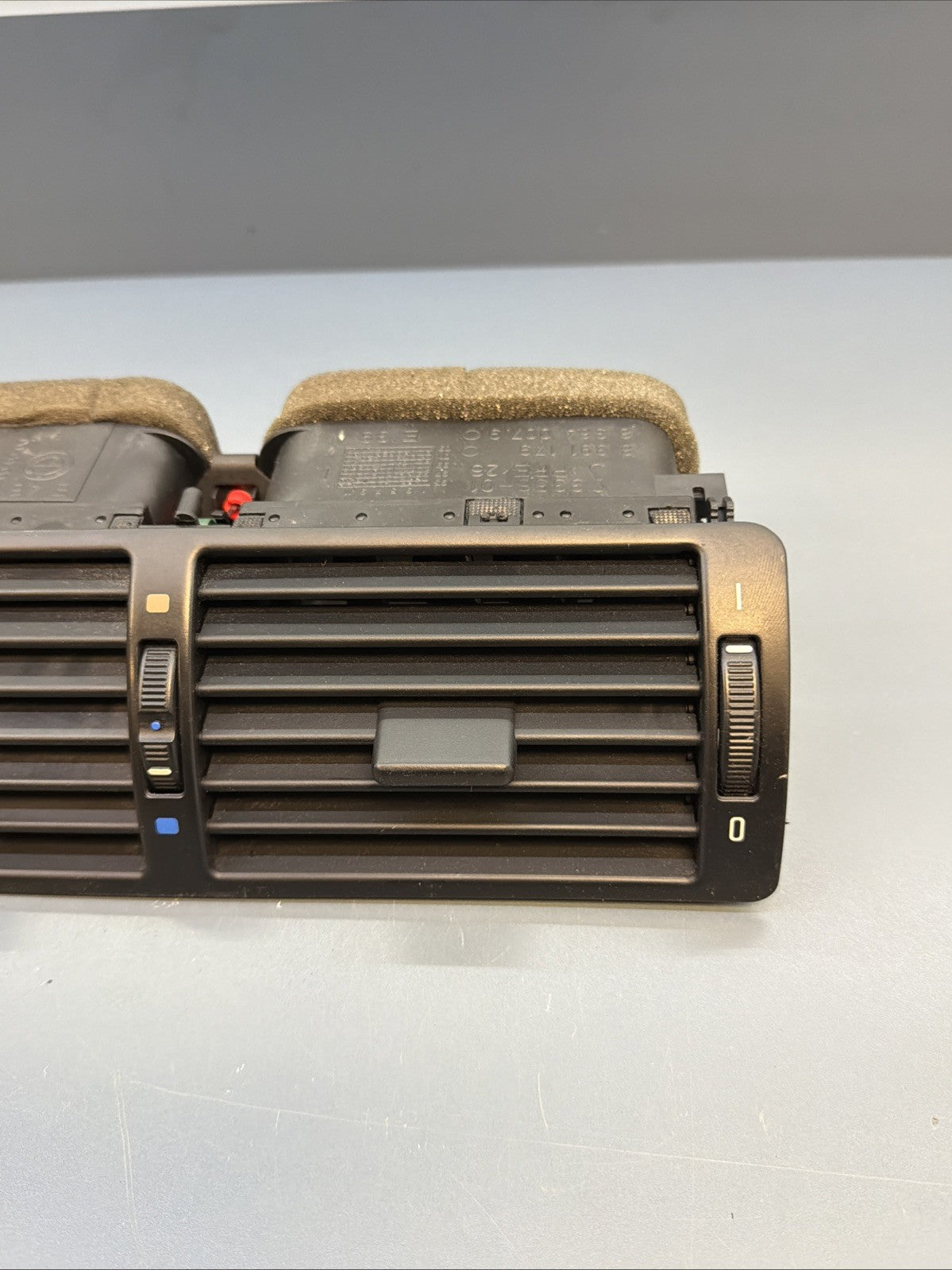 97-03 BMW E39 525 530 540 5 series Front Center Air Heater Dash A/C 8391179