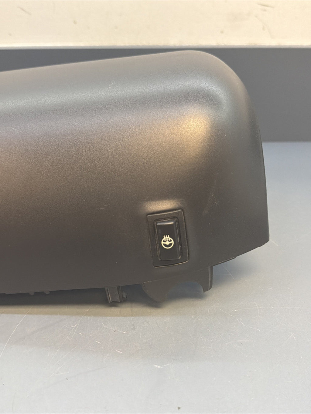 BMW 2006-2012 E90 BOTTOM STEERING COLUMN TRIM COVER HEATED OEM 9143645