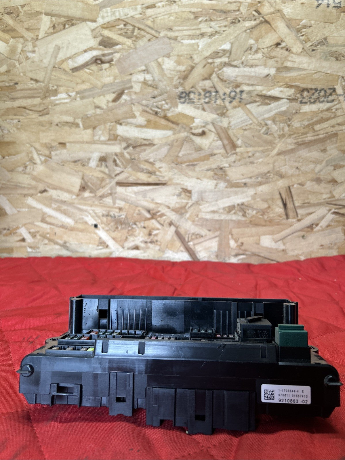 2011-2013 BMW X3 3.0L INTERIOR CABIN FUSE BOX JUNCTION BLOCK OEM 9210863