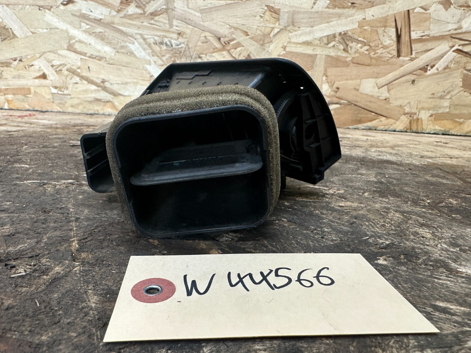 BMW 1999-2005 E46 RIGHT SIDE DASH AIR VENT OEM 8361898