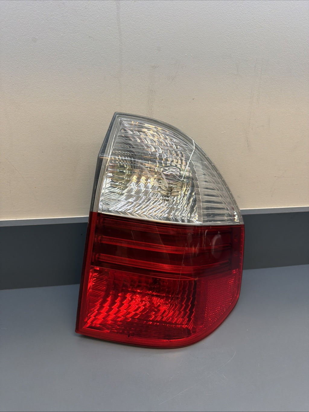 2007-2010 BMW E83 X3 Right Passenger Side Rear Outer Halogen Light OEM 7162212