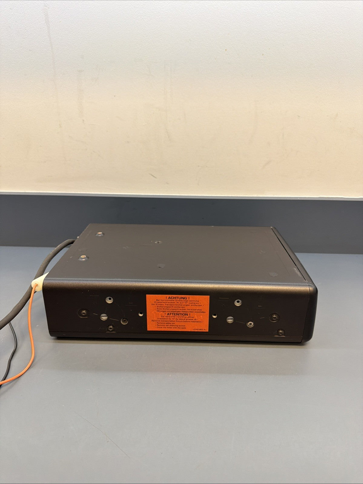 BMW 6 DISK CD Changer E38 740i OEM 65.12-8361058