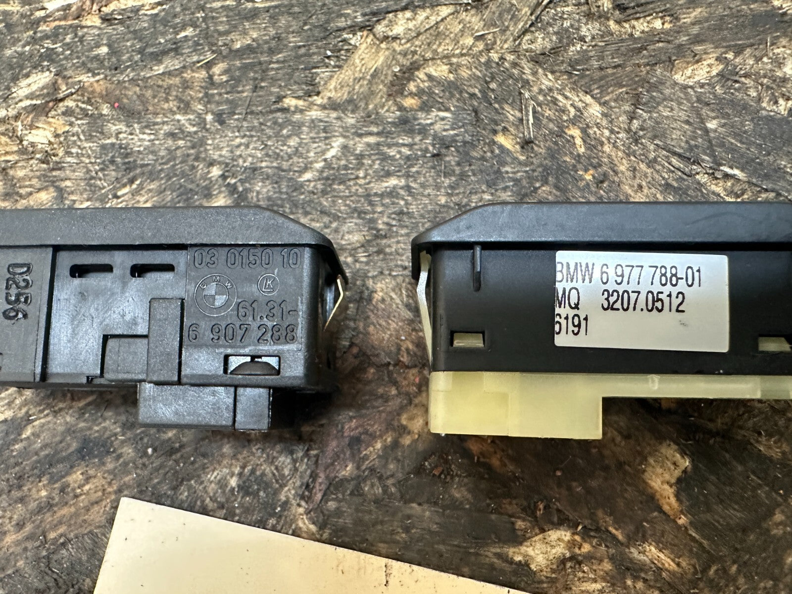 BMW 2003-2010 E83 X3 OVERHEAD SUNROOF SWITCH+PASSANGER SRS LIGHT OEM 2904570