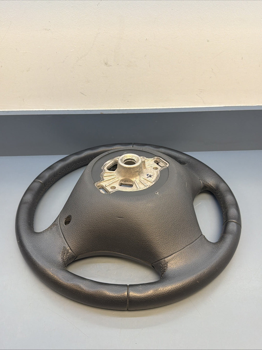 12-2016 BMW 320I F30 FRONT 3 SPOKE STEERING COLUMN WHEEL LEATHER BLACK 62558150E
