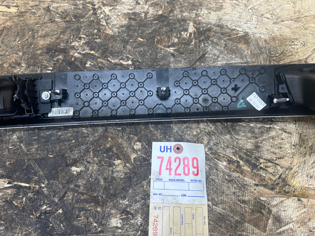 BMW 2004-2011 E90 3 SERIES CENTER RIGHT DASH VENT TRIM ALUMINUM OEM 6982457