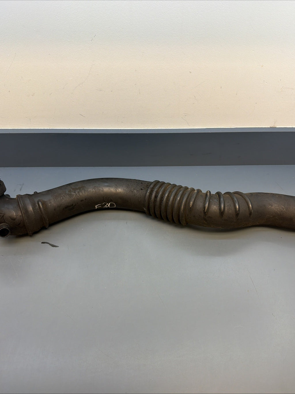12-18 BMW F25 F30 328 F32 F36 N20 N26 TURBOCHARGER AIR PRESSURE PIPE OEM 7605044