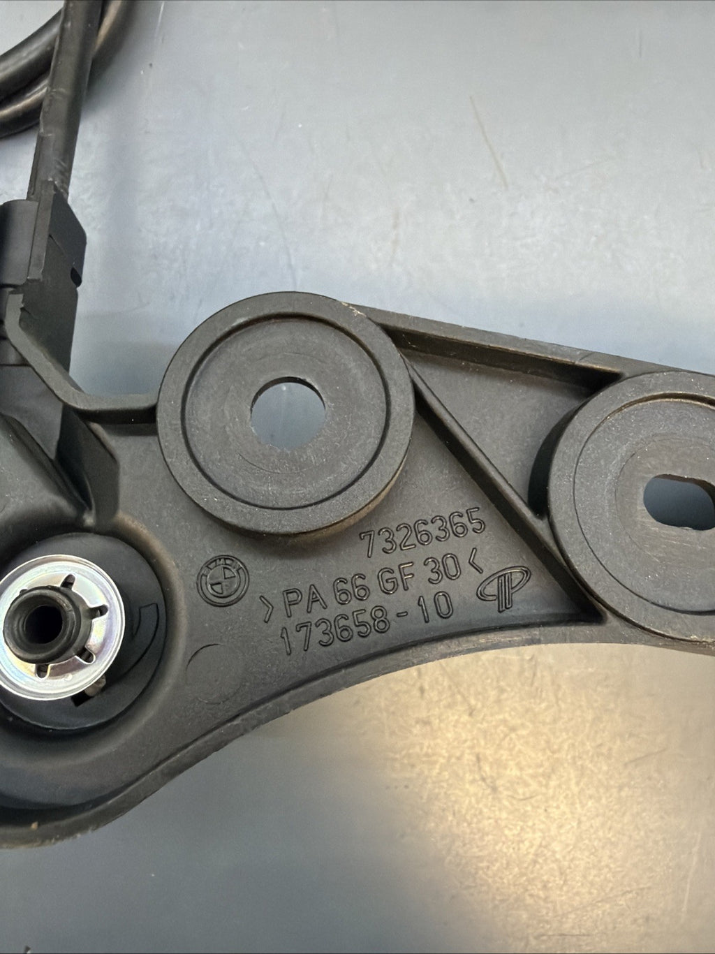 12-22 BMW F30 328i 430i 228i FRONT HOOD SEFETY LOCK LATCH OPEN HANDLE 7326365