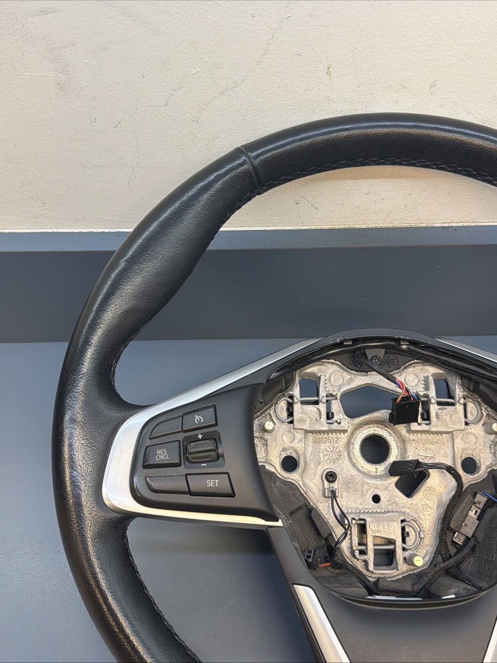 16-2022 BMW X1 F48 X2 F39 SPORT STEERING WHEEL W/ SWITCHES BLACK LEATHER 3082512