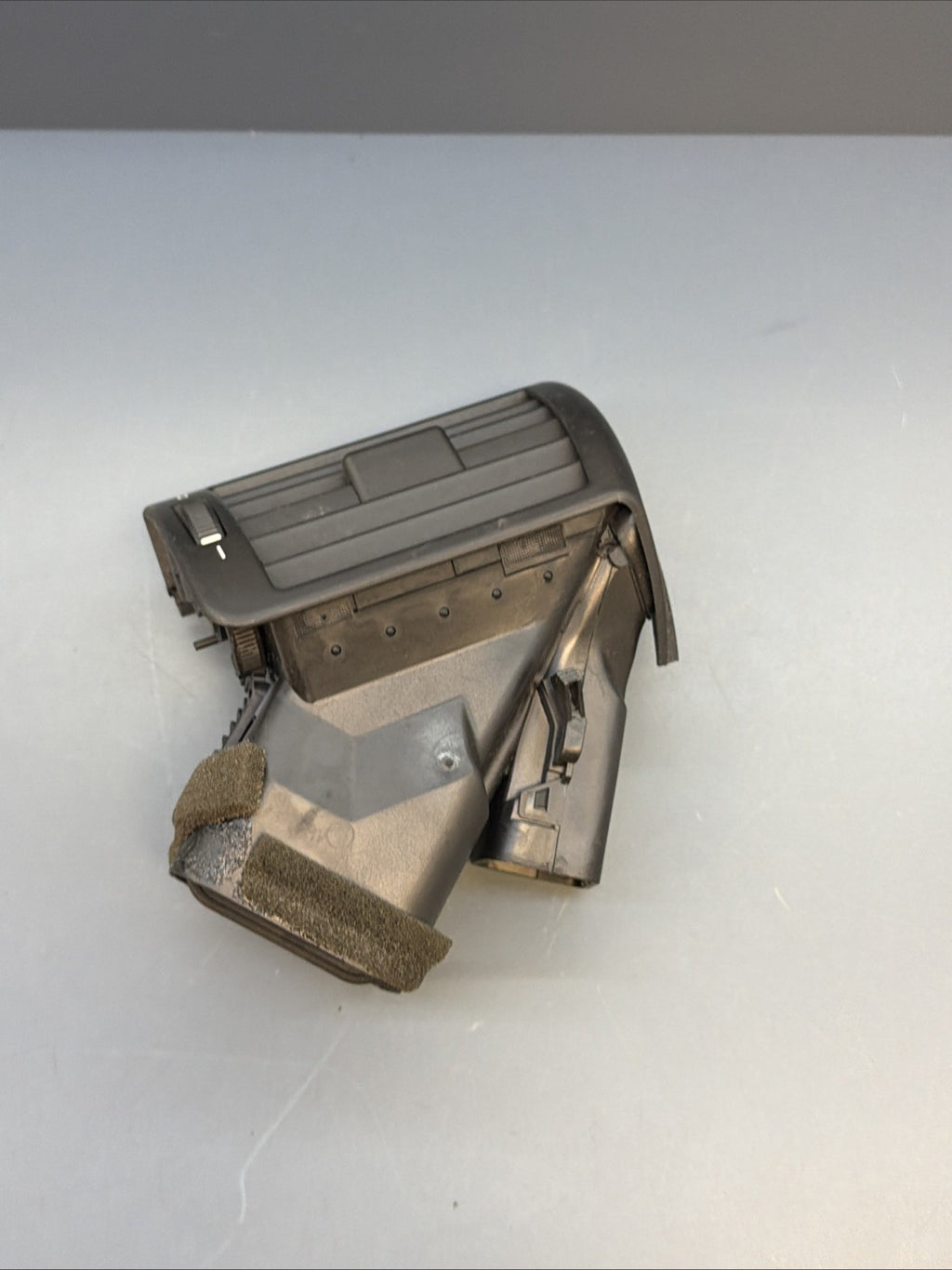00-06 BMW E46 3 Series Left Air Vent Port A/C Genuine OEM 8361897