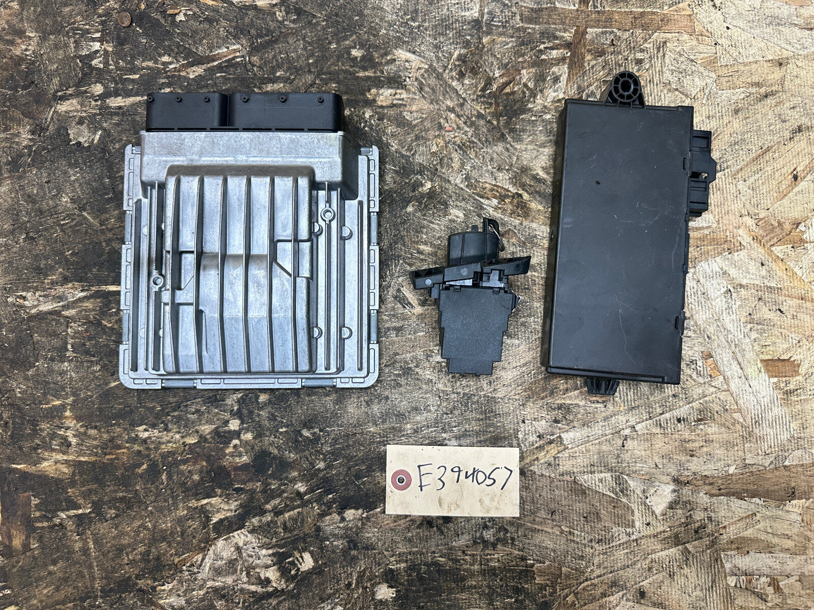 BMW 5-16 1 3 5 SERIES X6 Z4 N54 N54T ENGINE ECU+CAS+KEY MSD81 SET 7611358