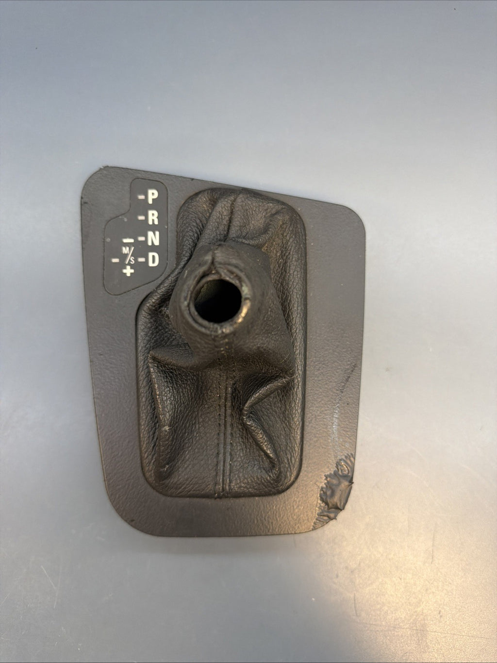 01-05 BMW 330xi E46 SEDAN Center Console Automatic Shifter Bezel Trim 7060677