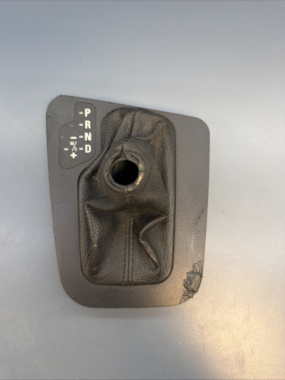 01-05 BMW 330xi E46 SEDAN Center Console Automatic Shifter Bezel Trim 7060677