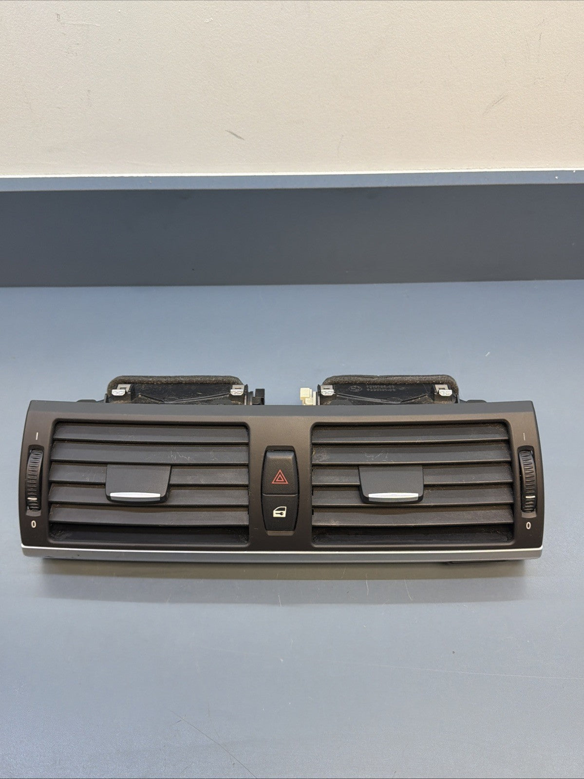 2007 -2013 BMW E70 X5 OEM FRONT DASH DASHBOARD AIR VENT GRILLE CENTER 9210705
