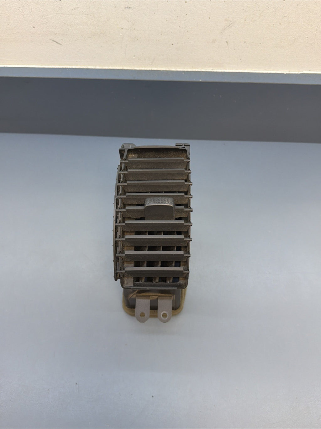 2005-2009 Nissan Xterra Center Right Dash Air Vent Grille 68750-EA000 OEM