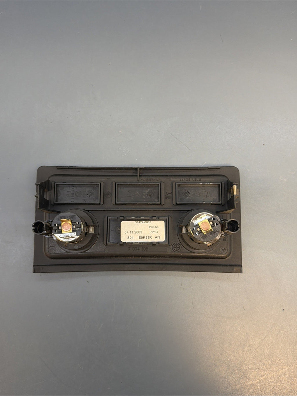 2004 2005 2006 2007 Fit BMW E60 Rear Console Cigarette Lighter Trim Unit 7034100