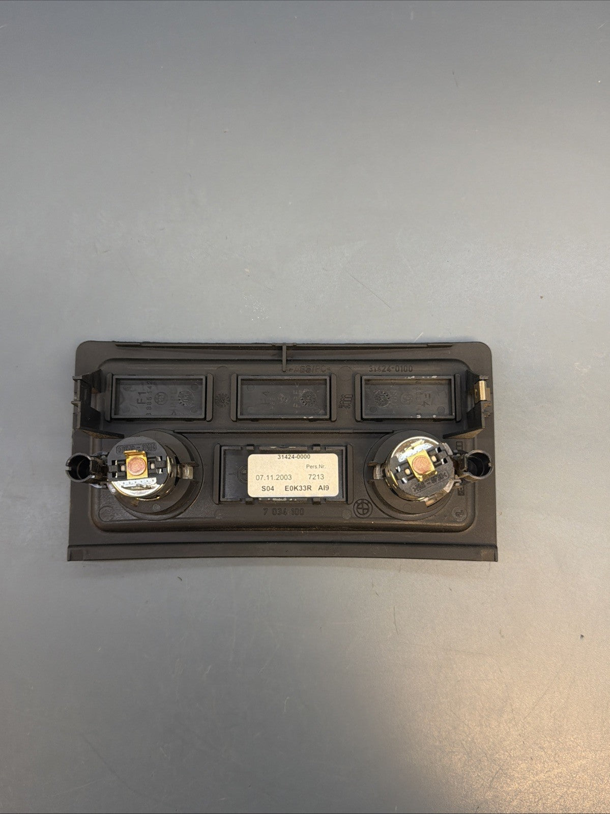 2004 2005 2006 2007 Fit BMW E60 Rear Console Cigarette Lighter Trim Unit 7034100