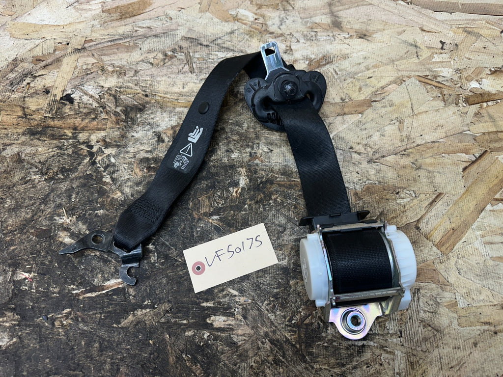 BMW 2006-2012 E90 PASSENGER SIDE SEATBELT RETRACTOR ASSEMBLY BLACK OEM 33017492