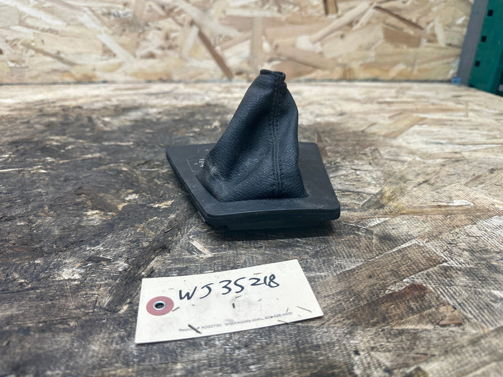 BMW 2003-2010 E83 X3 AUTOMATIC TRANSMISSION GEAR SHIFTER BOOT BLACK OEM 7056025