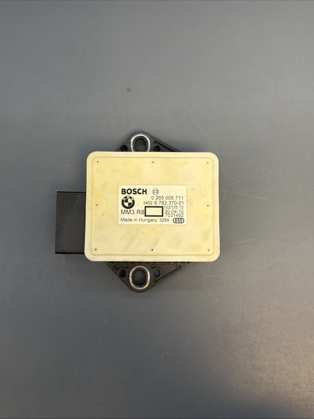 2007 -2010 Fits Bmw E60 E61 E70 E90 E91 E92 E64 E63 Yaw Turn Rate Sensor 6782370