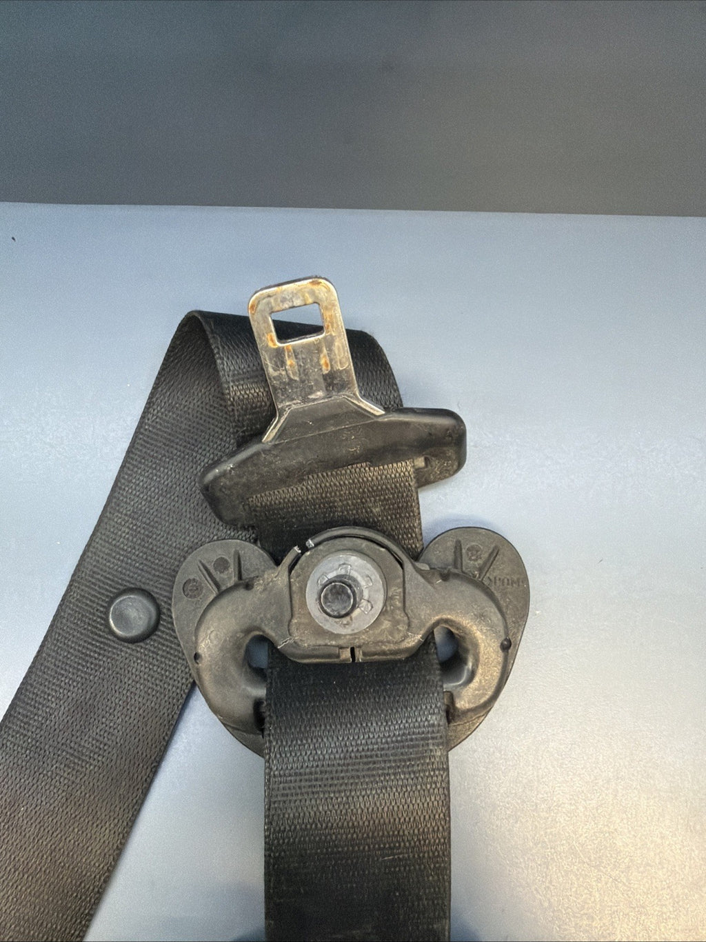 2006-2011 BMW 328i 335i E90 Left Front Seat Belt 72119117219 OEM