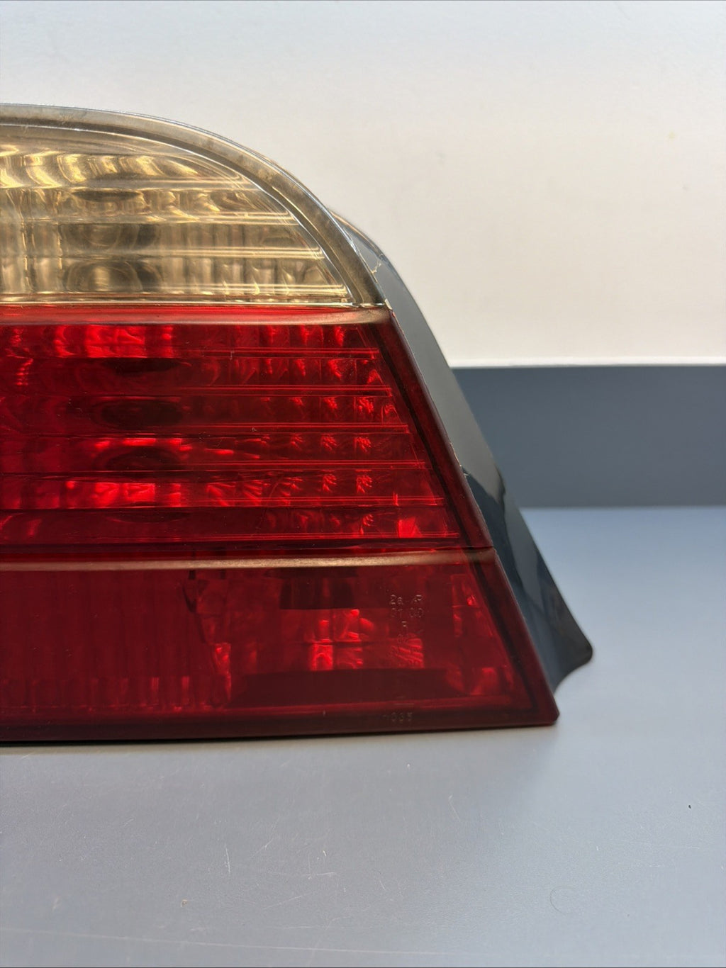 99-02 E38 BMW 7-Series 740i Left Side Drivers Side Tail Light Assembly