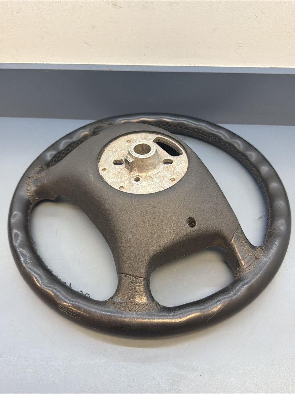 99-03 BMW E39 525i 530i 540i 4 Spoke Steering Wheel Black Leather 6753738 *NOTE*