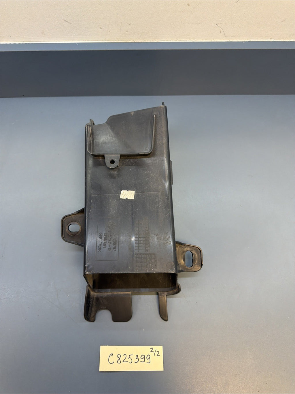 11-16 BMW F10 535i N55 Front Left Lower Brake Air Vent Duct Channel 7200797 OEM