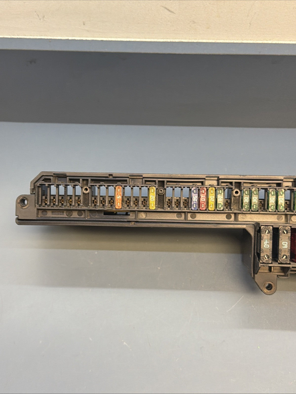 2004 - 2010 BMW E60 525I 530I 545I FRONT POWER DISTRIBUTION FUSE BOX OEM 6932452
