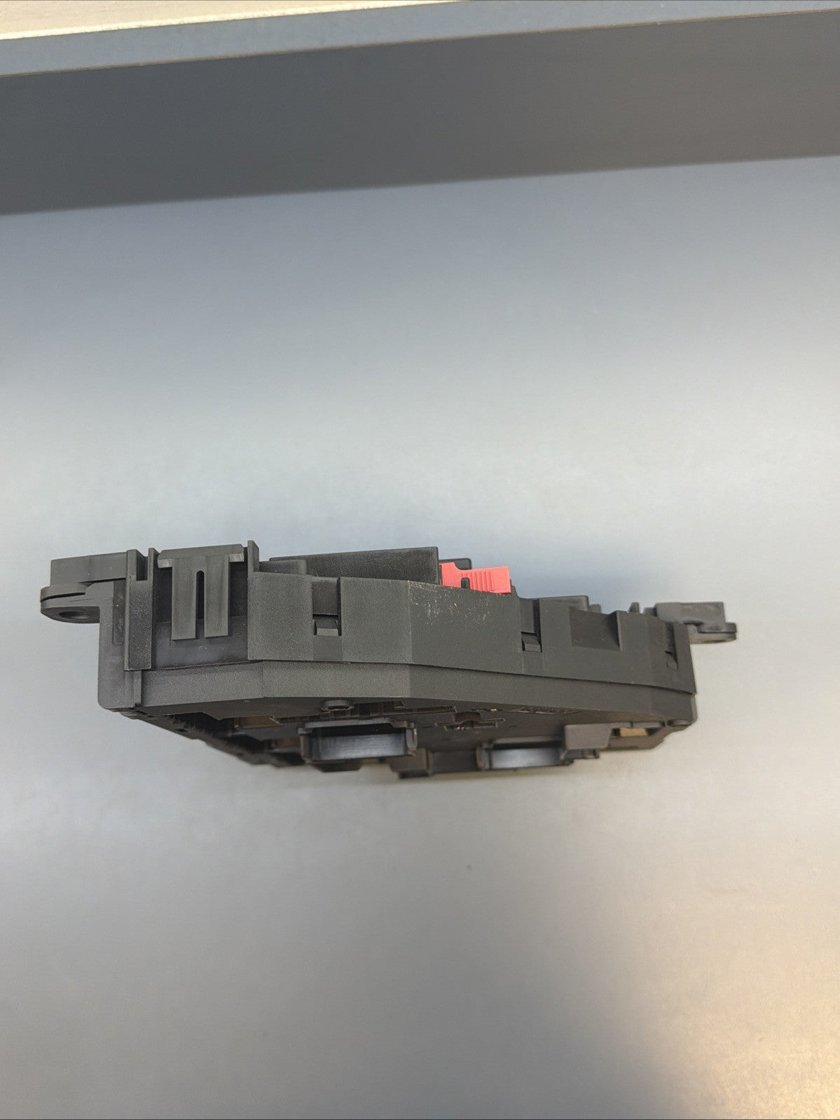 2011-2017 BMW F25 X3 REAR TRUNK POWER JUNCTION FUSE RELAY BOX MODULE OEM 9259581