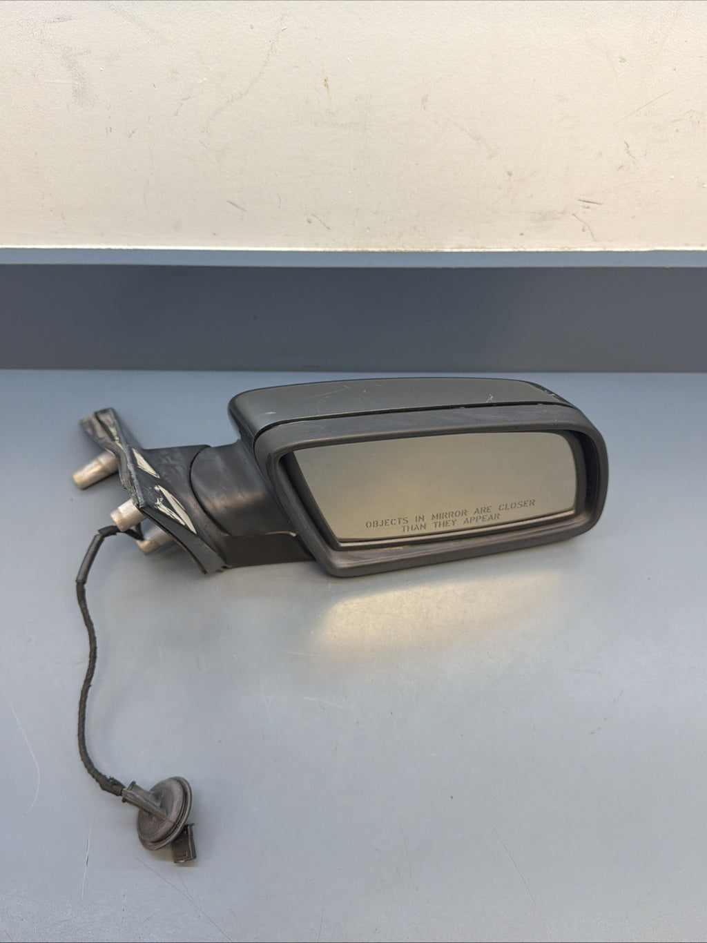 2006-2010 BMW 528i Front Right Side Door Side View Mirror Assembly 7043437 OEM
