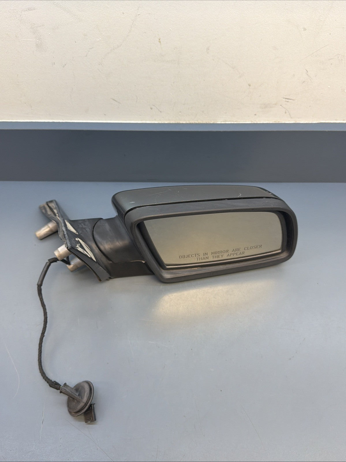 2006-2010 BMW 528i Front Right Side Door Side View Mirror Assembly 7043437 OEM