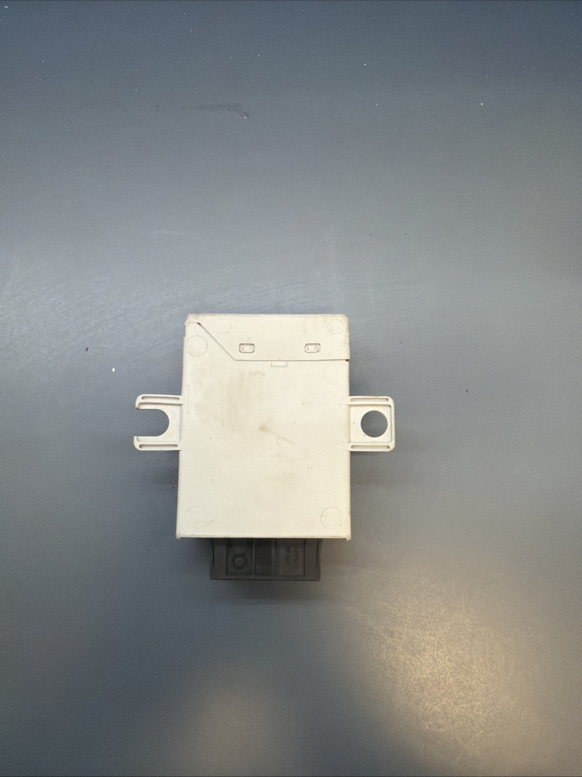 BMW X3 2004 E83 3.0L THEFT LOCKING CONTROL MODULE OEM 6937791