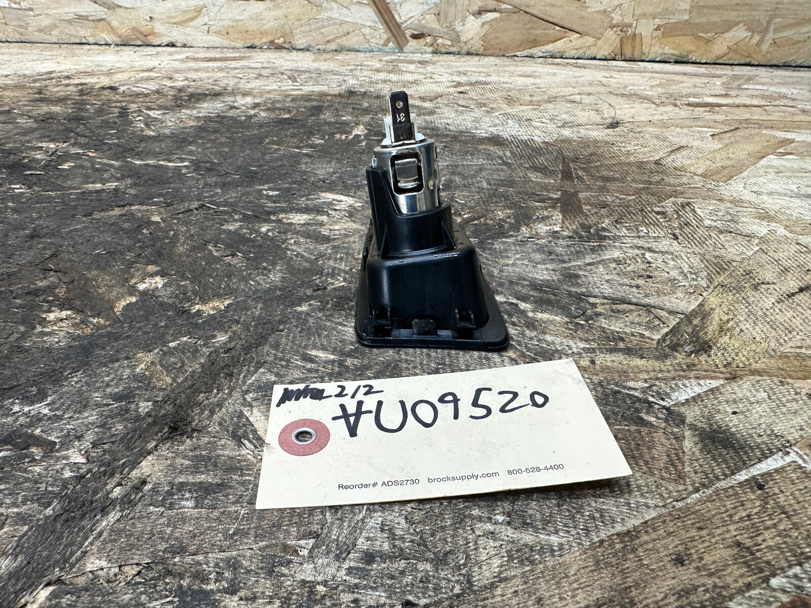 BMW 07-13 E88 E82 1 SERIES CIGGARETTE LIGHTER+AUX CONNECTOR OEM 9110410