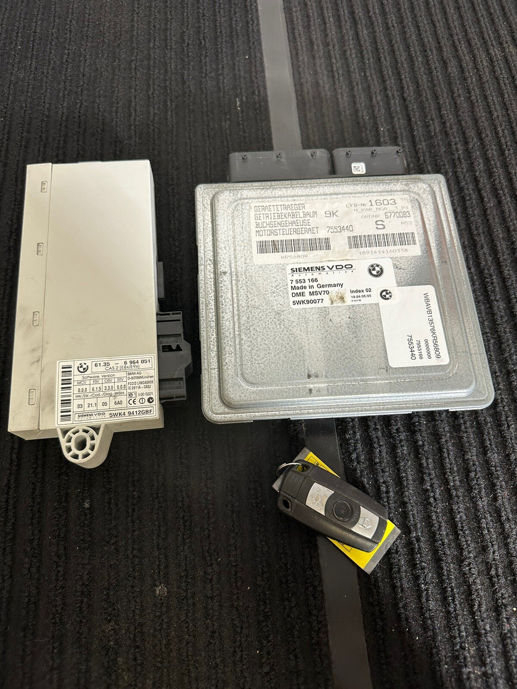 BMW N52 2.5 ENGINE CONTROL MODULE DME MSV70 CAS2 KEY ECU SET OEM 7553116