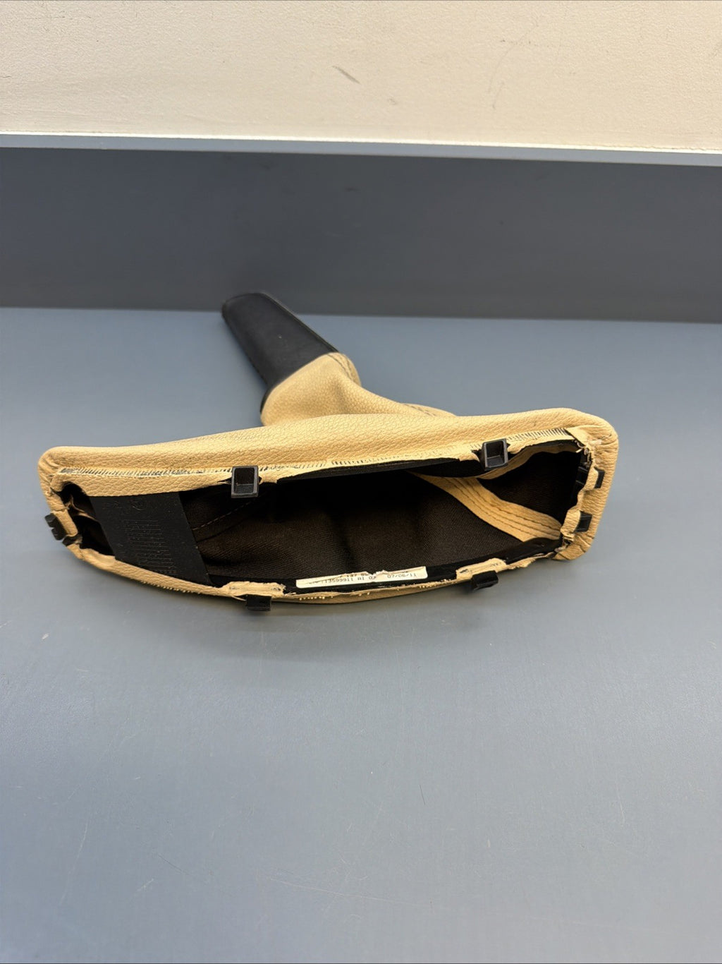 06-13 BMW E90 328i EMERGENCY BRAKE HANDLE BOOT COVER LEATHER OEM 7137535