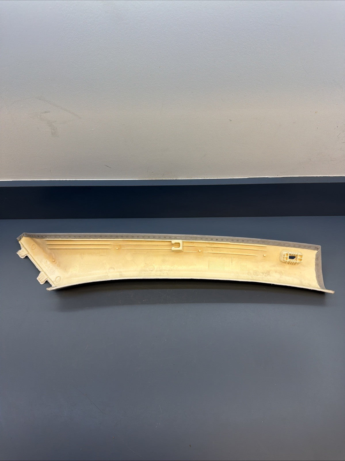 07-1 BMW 335xi 328xi E90 E91 Sedan Front Left A Pillar Cover Trim Gray 7058331